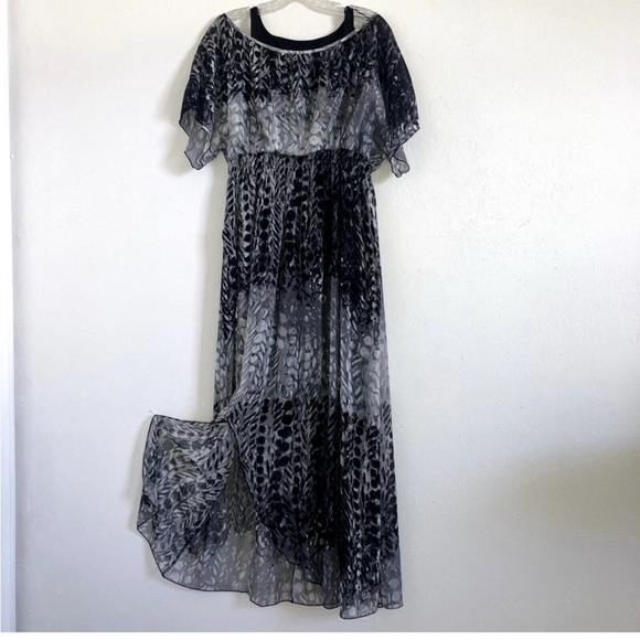 One World -Plus 1X Maxi length dress abstract print in shades of gray/black - Picture 4 of 9